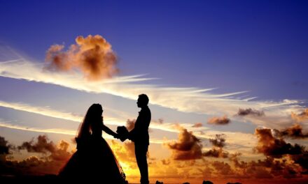 The Pros And Cons Of An Evening Wedding