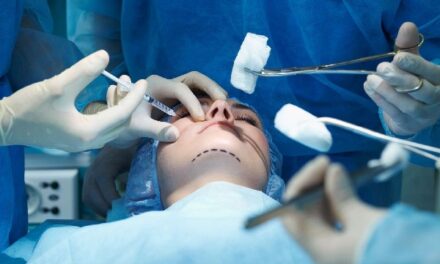 How to find the best plastic surgeon near me for the surgery?