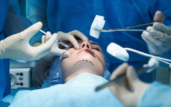 How to find the best plastic surgeon near me for the surgery?