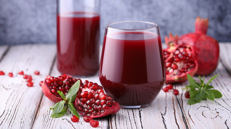 Drinking a glass of pomegranate juice every day will increase your sexual drive?
