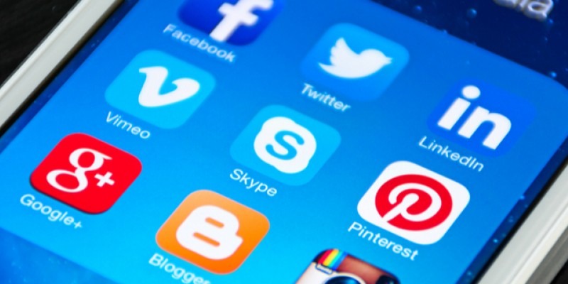 Four Ways Social Media Can Help You Elevate Your Side-Business
