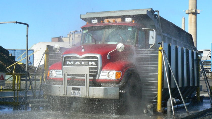 Semi Truck Wash: What To Know Before You Go