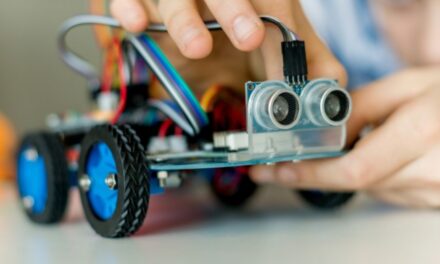 Tips for Encouraging Kids to Participate in Robotics Holiday Programs