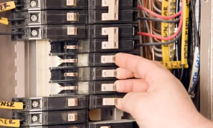 The Role of Current Circuit Breakers in Power Systems Management